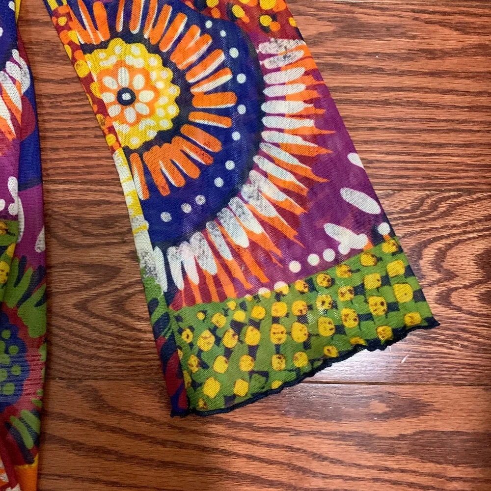 Hip Up Beach Coverup - Picture 4 of 4